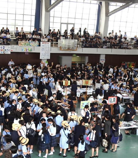 明日は「学園の日」