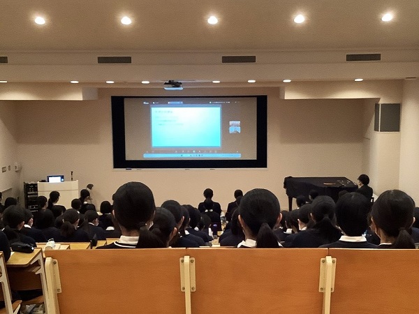 高３　海外大学院生の講演